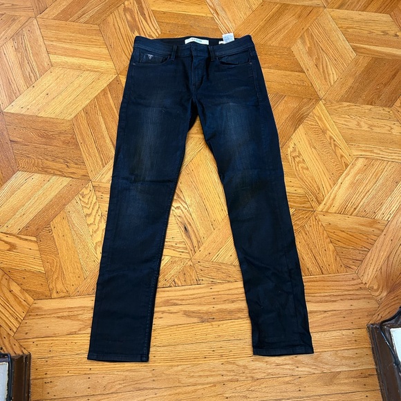 Guess Black Skinny Jeans with Sleek Design - Picture 1 of 5